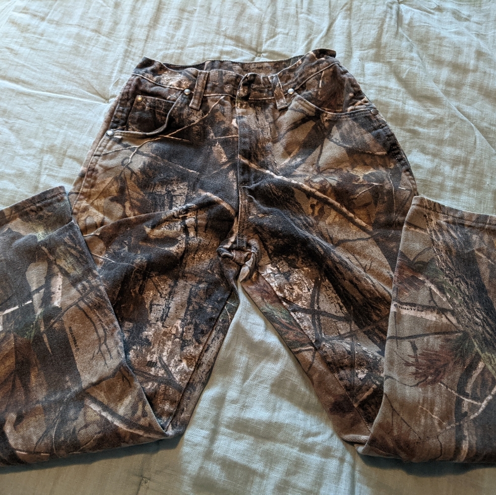 Boys camo wrangler hunting pants size 12